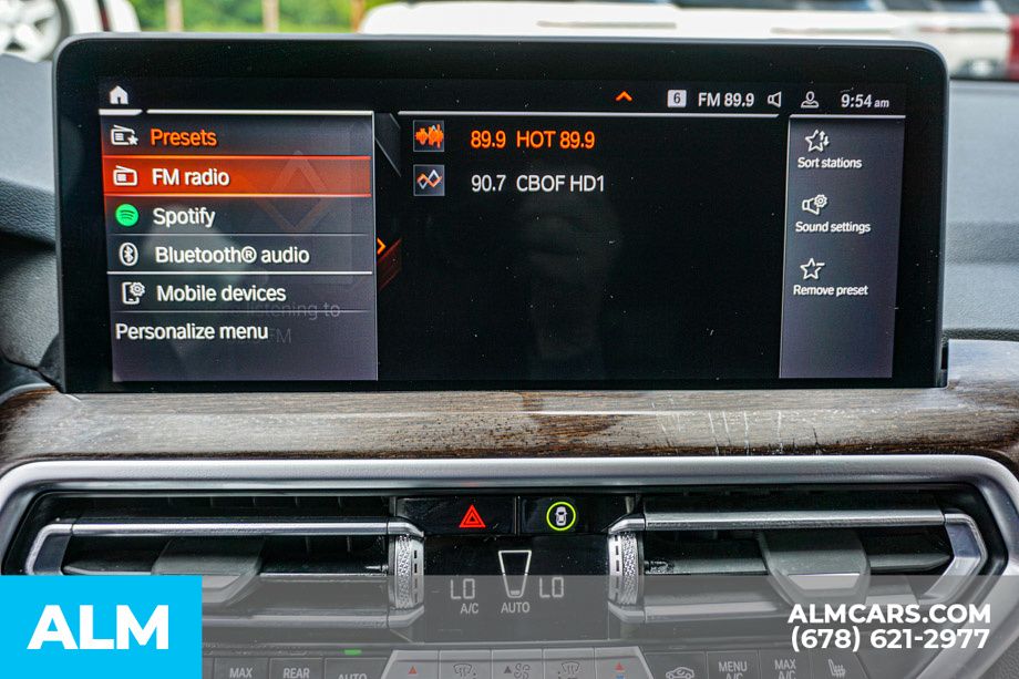 Used 2025 White BMW xDrive30i image 37