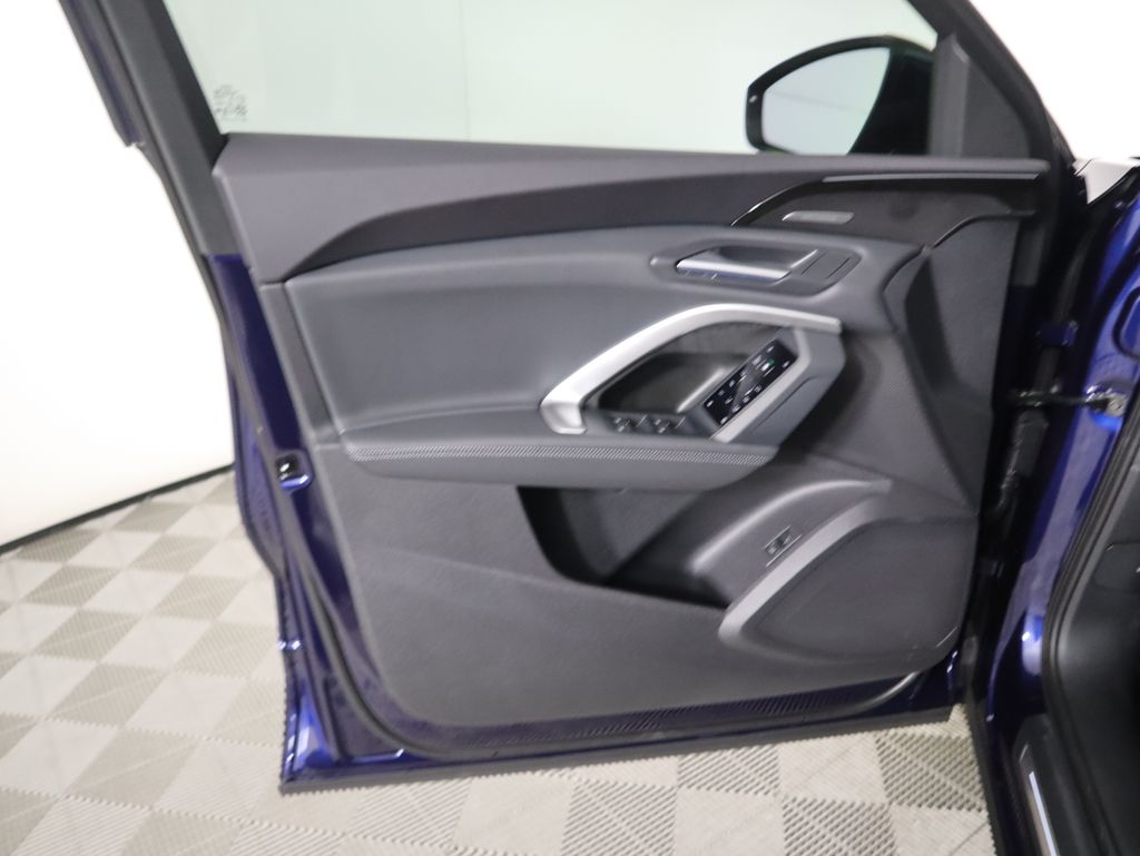 Thumbnail: 2025 Audi Q5 - 26