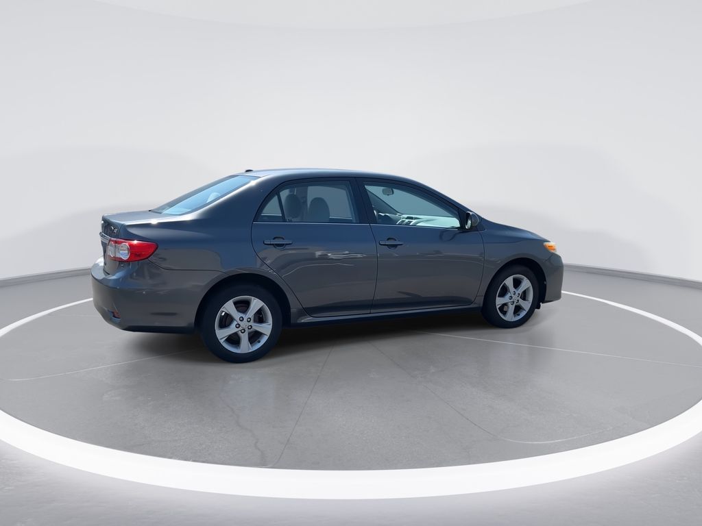 Thumbnail: 2013 Toyota Corolla - 8