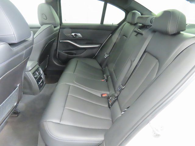 Thumbnail: 2023 BMW 3 Series - 21