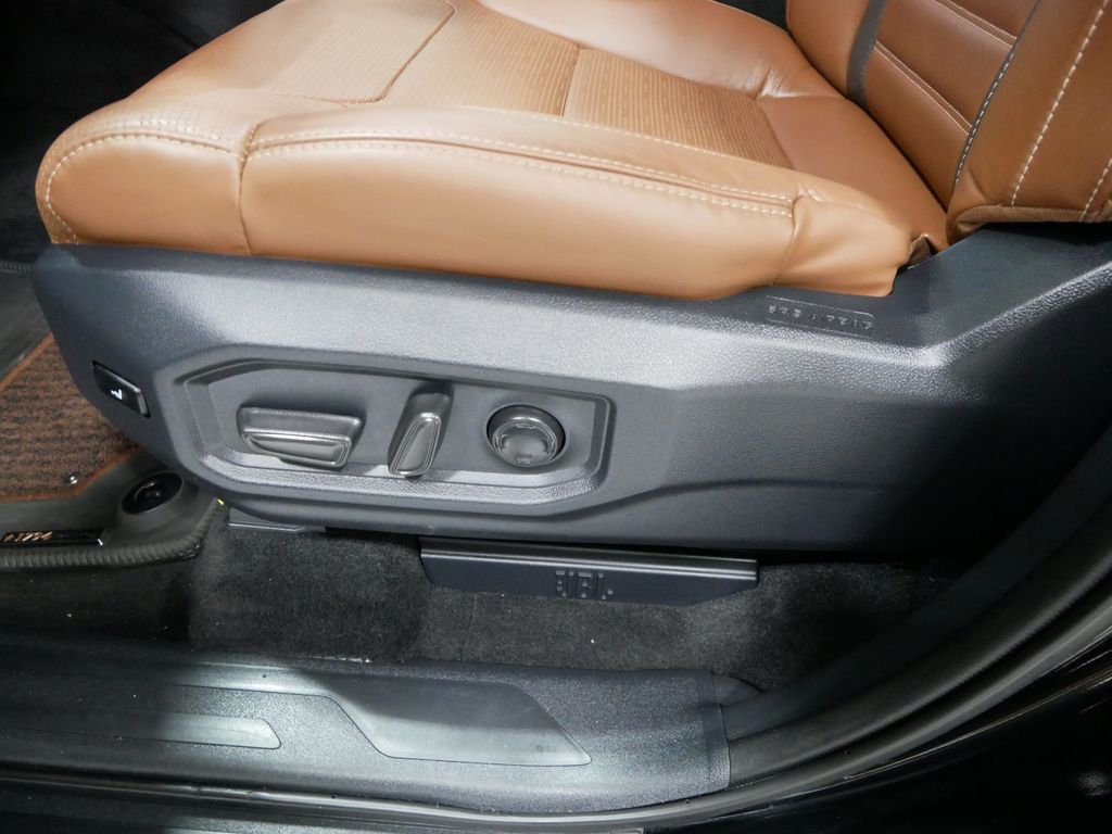 2025 Toyota Tundra 1794 Edition - Photo 13