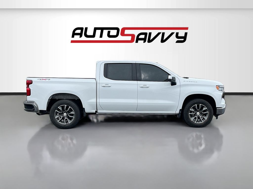 Used 2025 White Chevrolet LT image 8