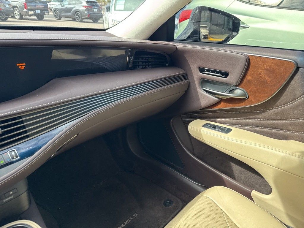 Thumbnail: 2018 Lexus LS - 9