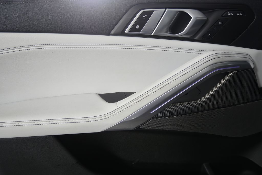 Thumbnail: 2023 BMW X6 - 8