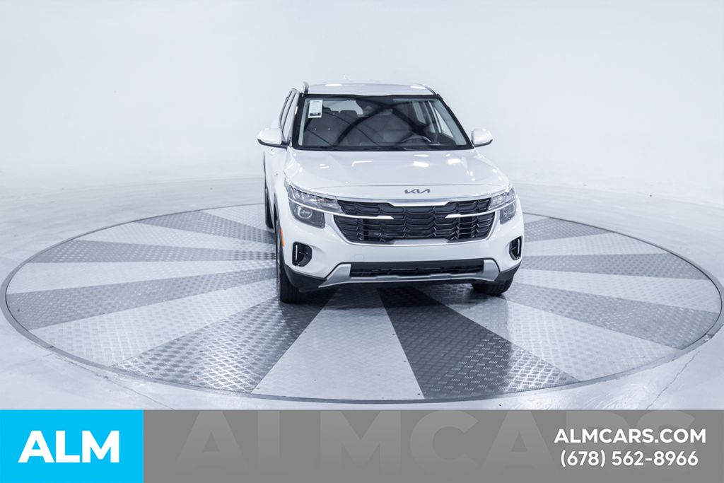Used 2026 White Kia LX image 15