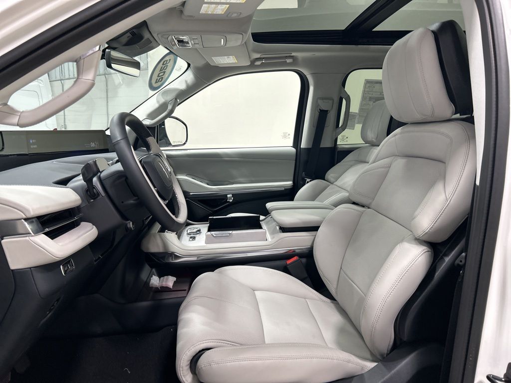 new 2026 Lincoln Navigator car, priced at $106,480