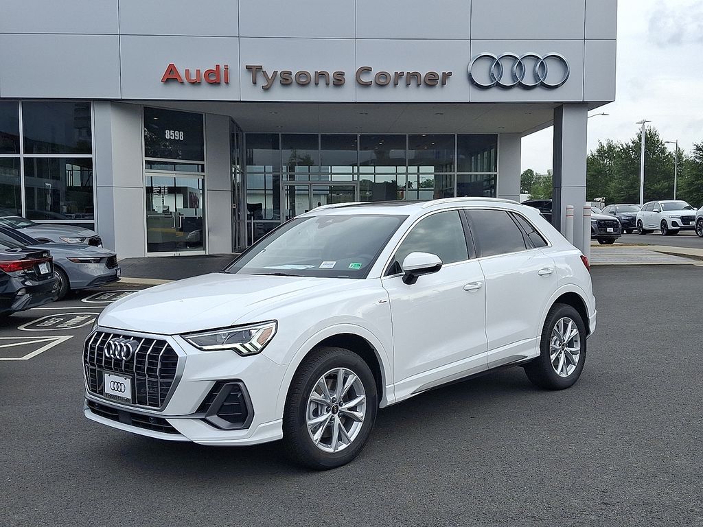 Thumbnail: 2025 Audi Q3 - 1