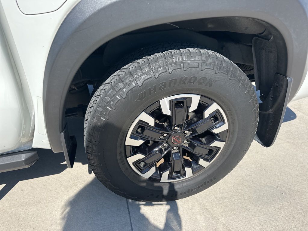 2023 Glacier White Nissan Frontier PRO-X RWD Truck