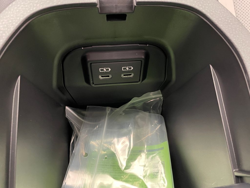 Thumbnail: 2025 Toyota RAV4 - 29