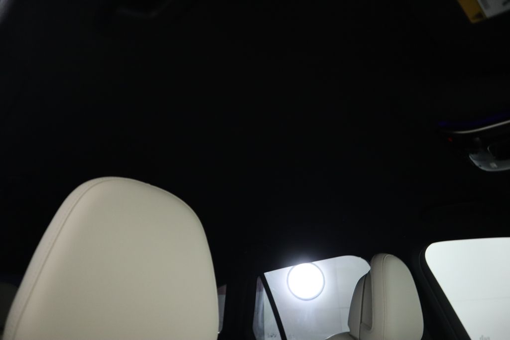 Thumbnail: 2025 Mercedes-Benz GLC - 18