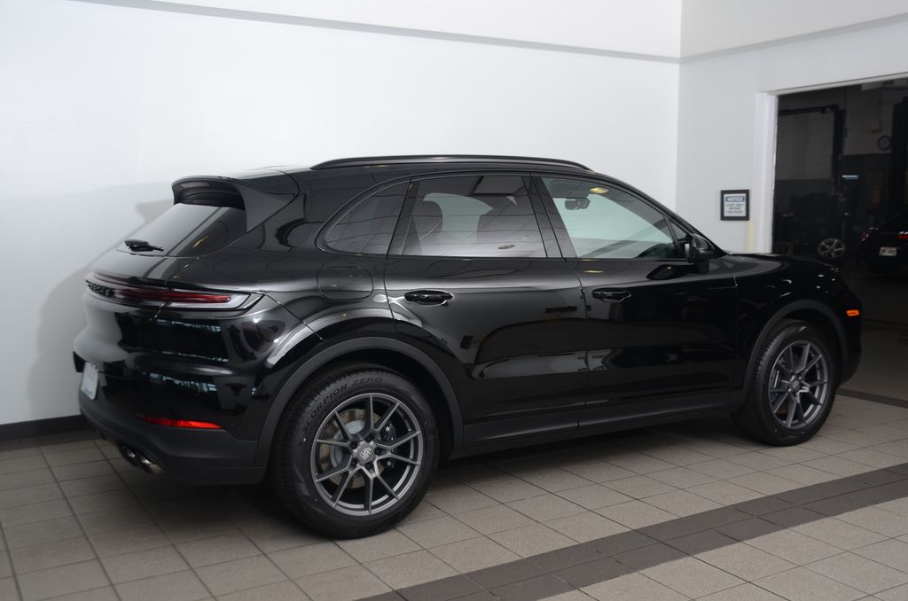 2024 Porsche Cayenne  4