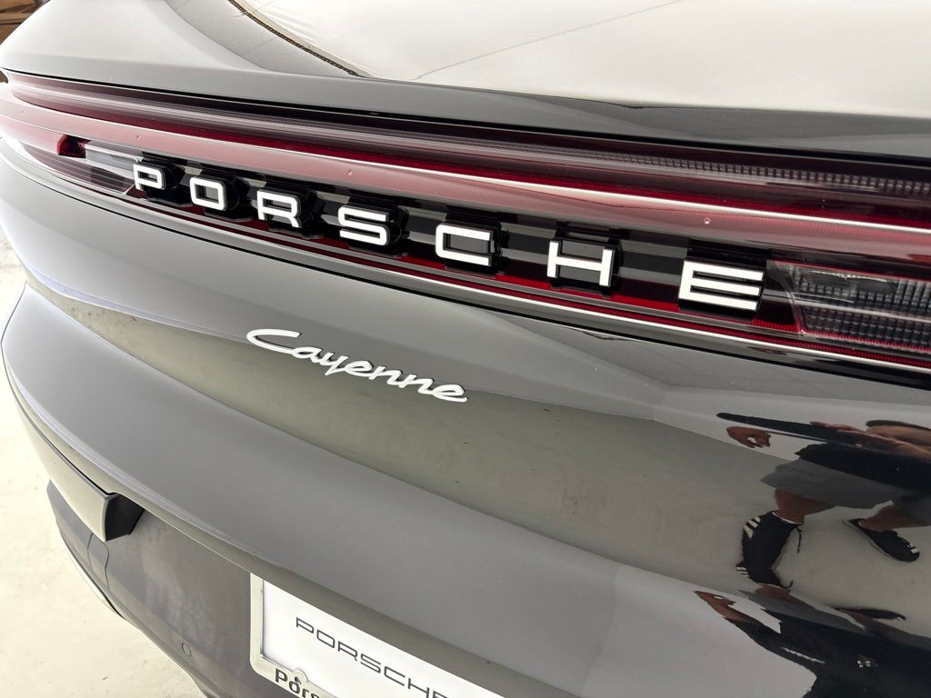 Thumbnail: 2026 Porsche Cayenne - 11