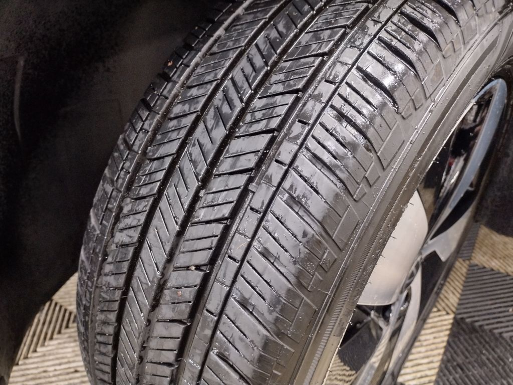 2024 Volkswagen Taos S photo 2