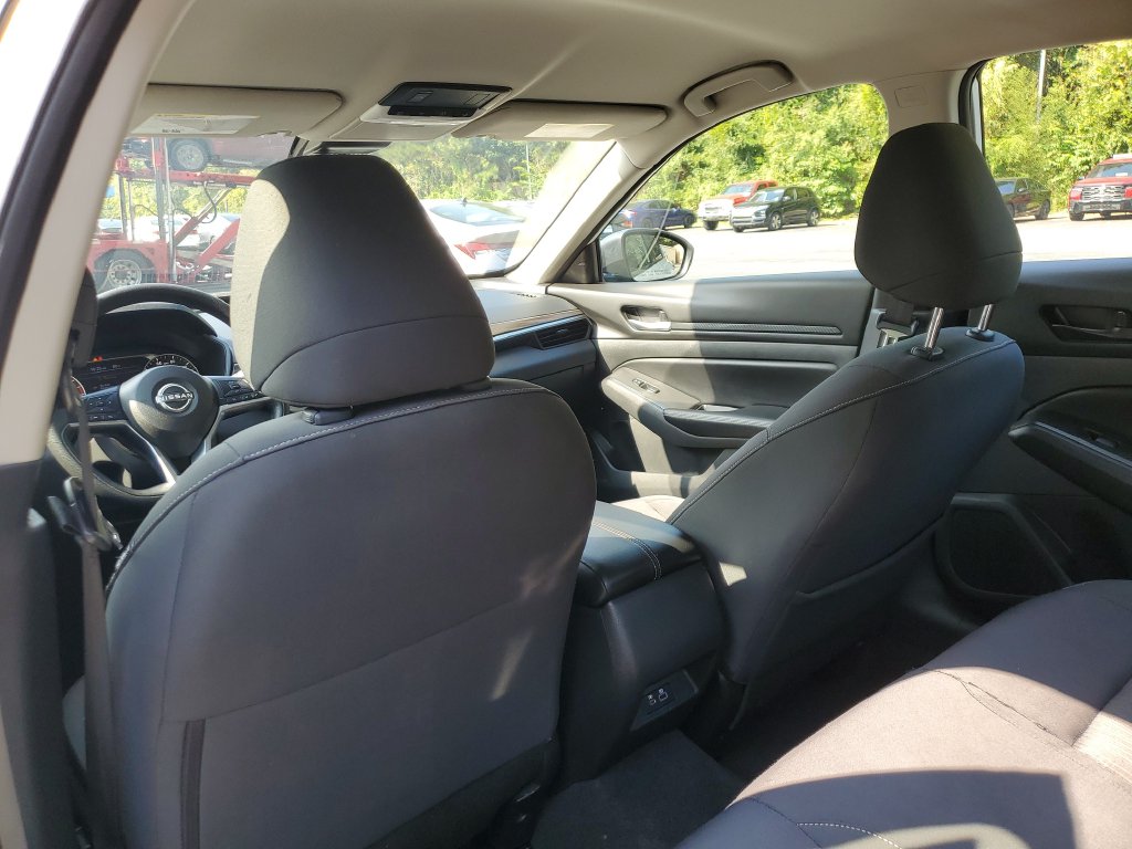 Used 2025 Nissan Altima Sedan
