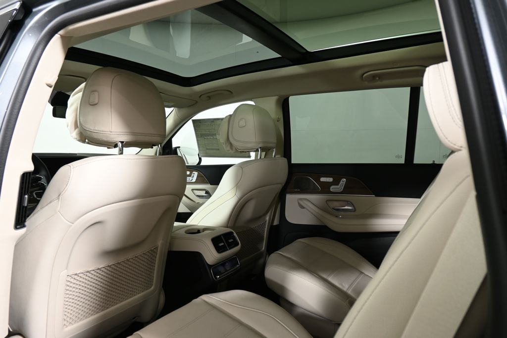 Thumbnail: 2026 Mercedes-Benz GLS - 28