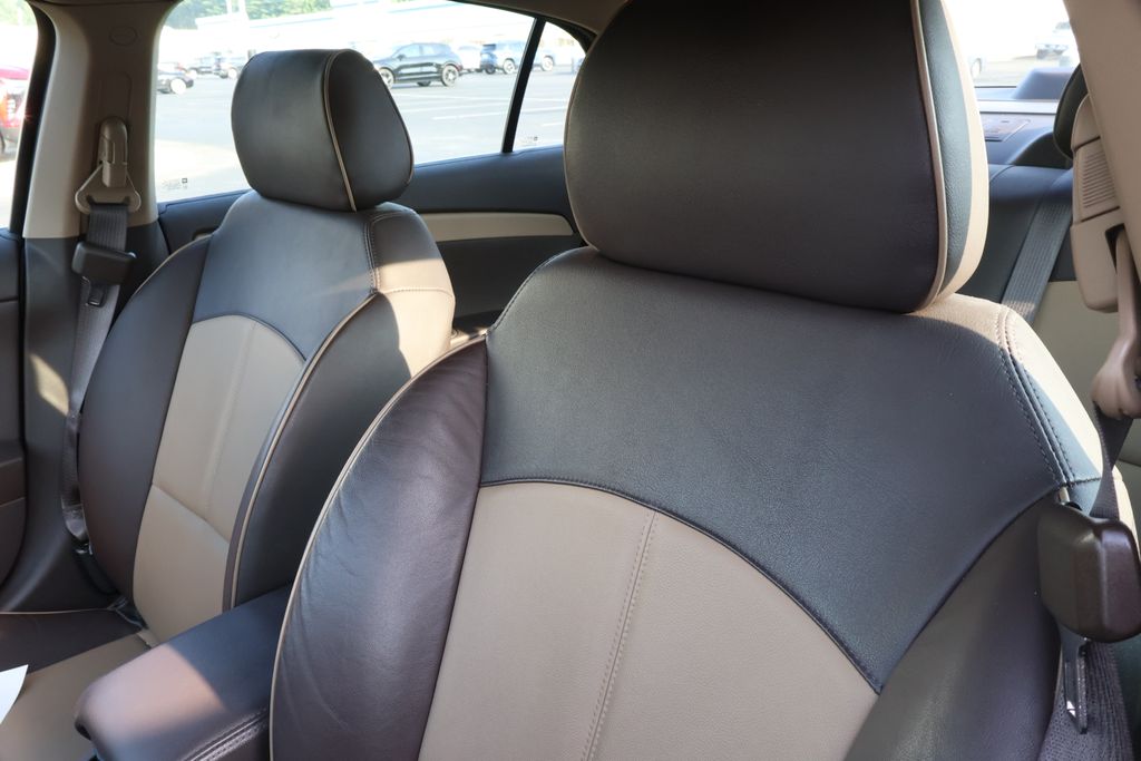 Thumbnail: 2012 Chevrolet Malibu - 14