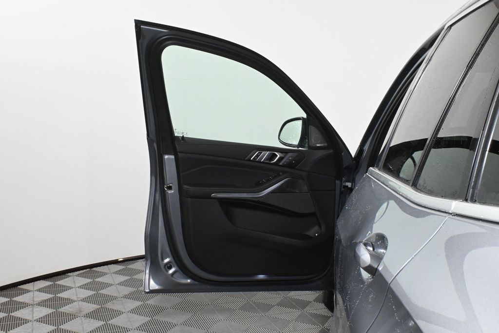 Thumbnail: 2026 BMW X5 - 29