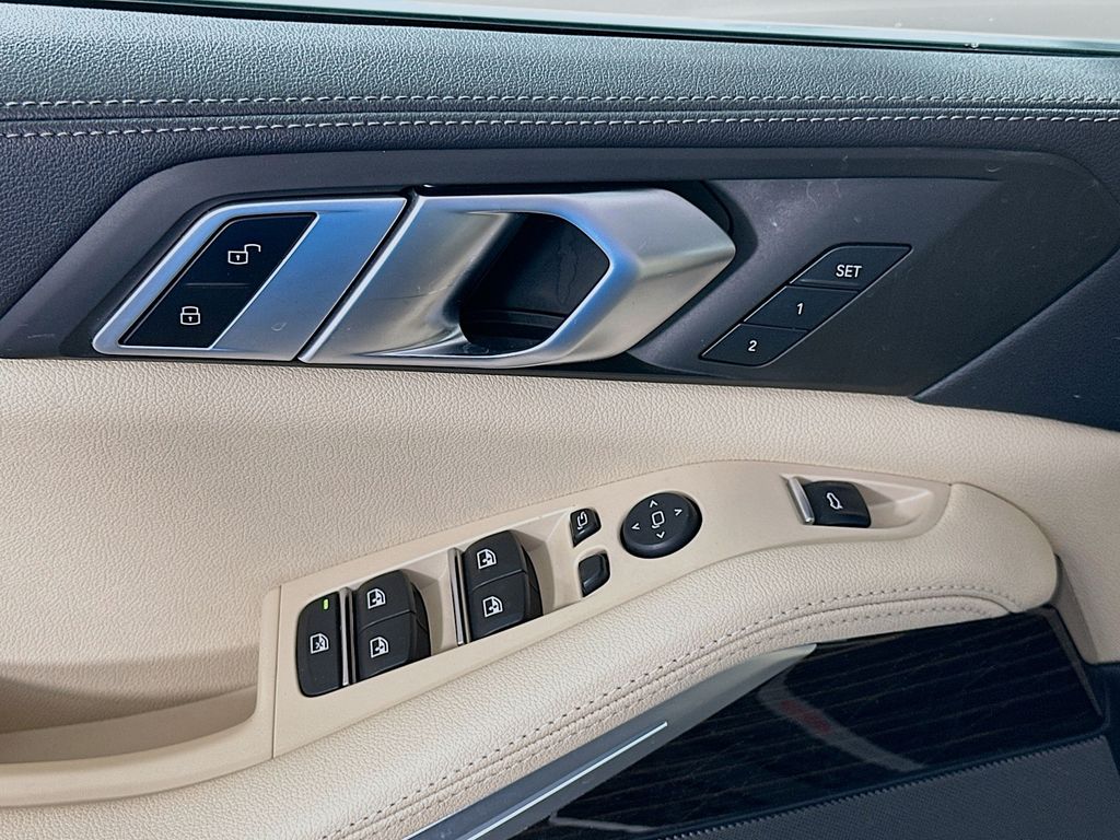 Thumbnail: 2021 BMW X5 - 18