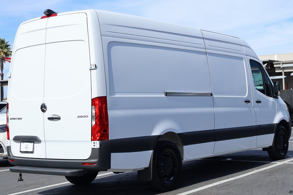 Thumbnail: 2026 Mercedes-Benz Sprinter - 2