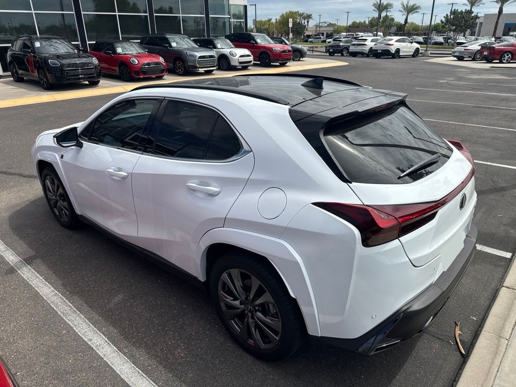 Thumbnail: 2024 Lexus UX - 4