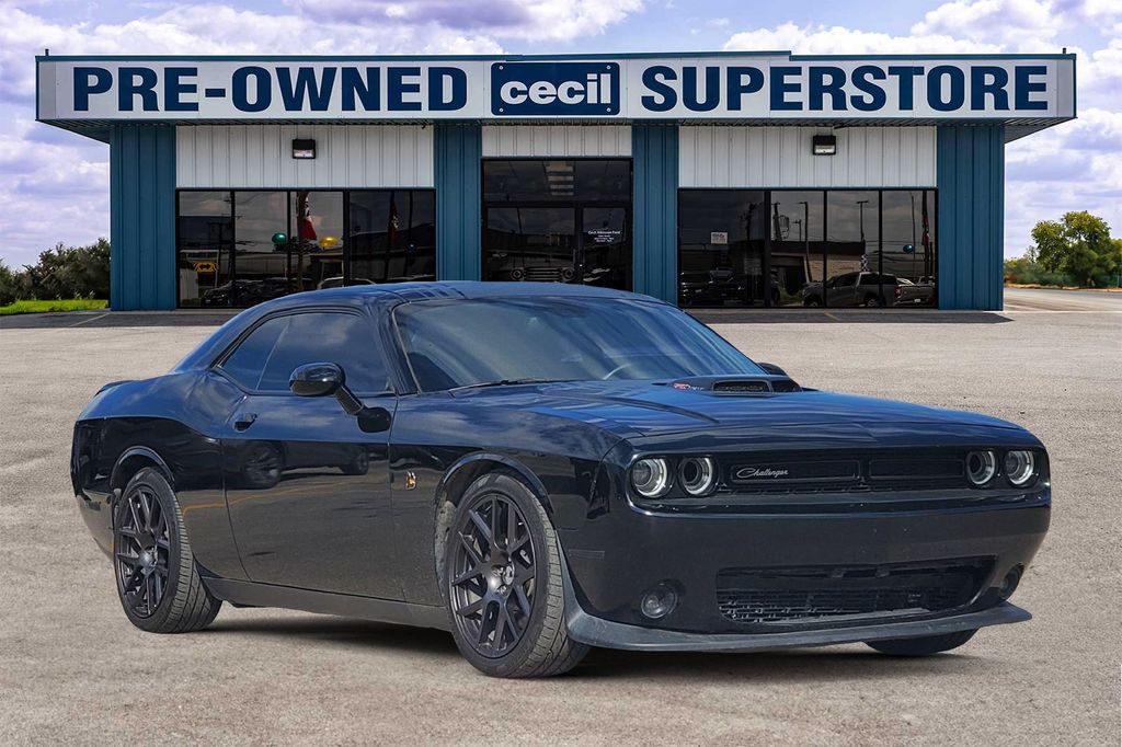 Pitch Black Clearcoat 2016 Dodge Challenger R/T Scat Pack RWD Coupe Rear-Wheel Drive 6-Speed Manual