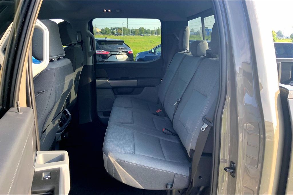 Used 2025 Gray Ford XLT image 11