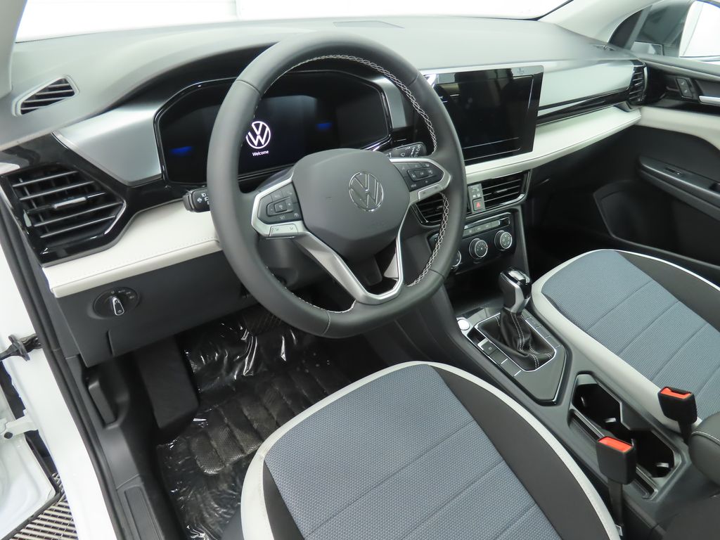 Thumbnail: 2025 Volkswagen Taos - 9