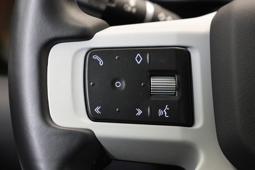 Thumbnail: 2022 Land Rover Defender - 18