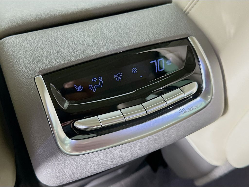 2022 Cadillac XT6 Premium Luxury 25