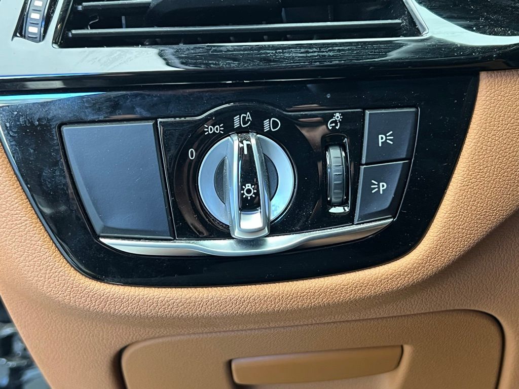 Thumbnail: 2023 BMW 5 Series - 19