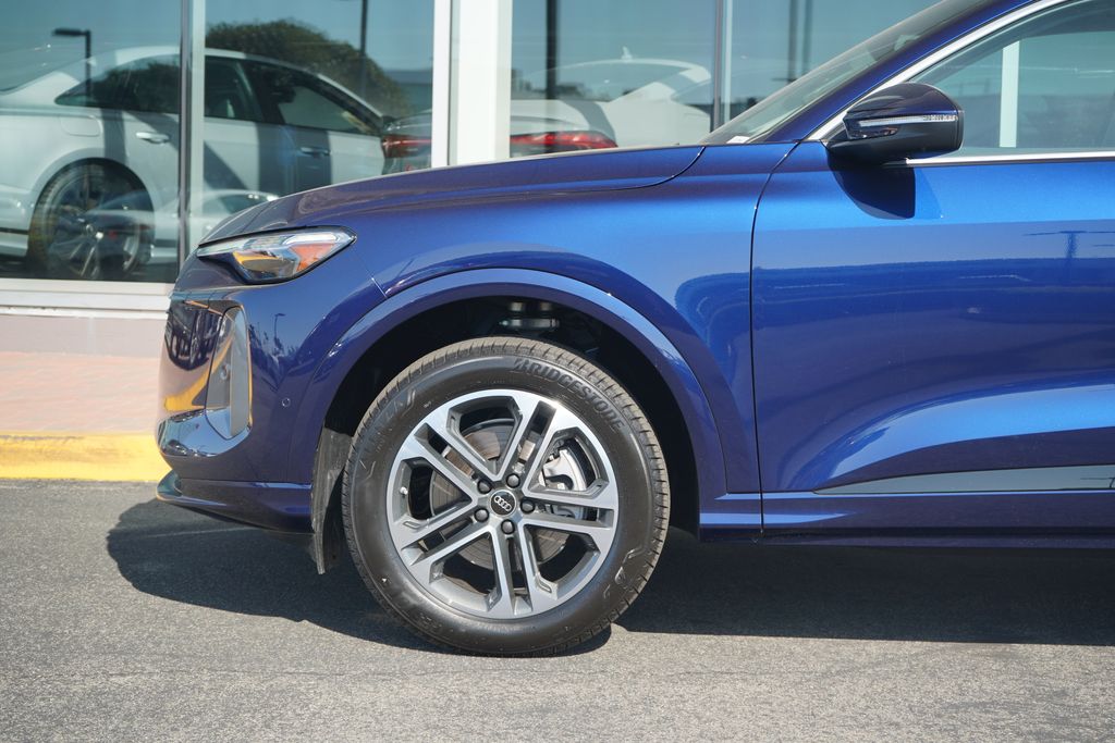 Thumbnail: 2025 Audi Q5 - 2