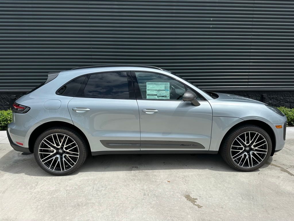 Thumbnail: 2025 Porsche Macan - 8