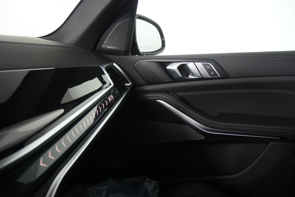 Thumbnail: 2026 BMW X5 - 24