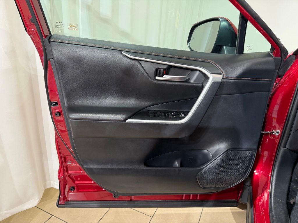 Thumbnail: 2019 Toyota RAV4 - 15