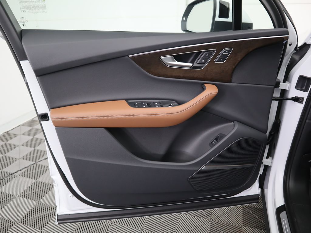 2025 Audi Q7  27