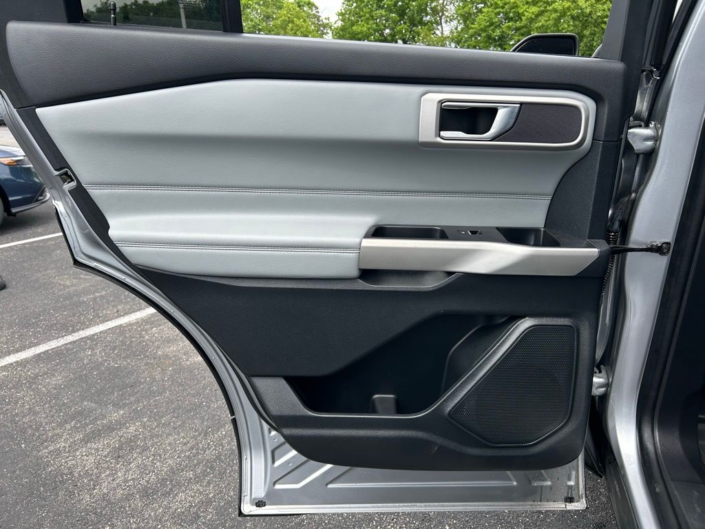 2021 Ford Explorer XLT 22