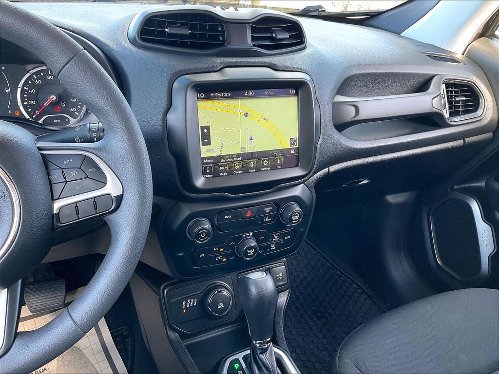 2023 Jeep Renegade — photo 17