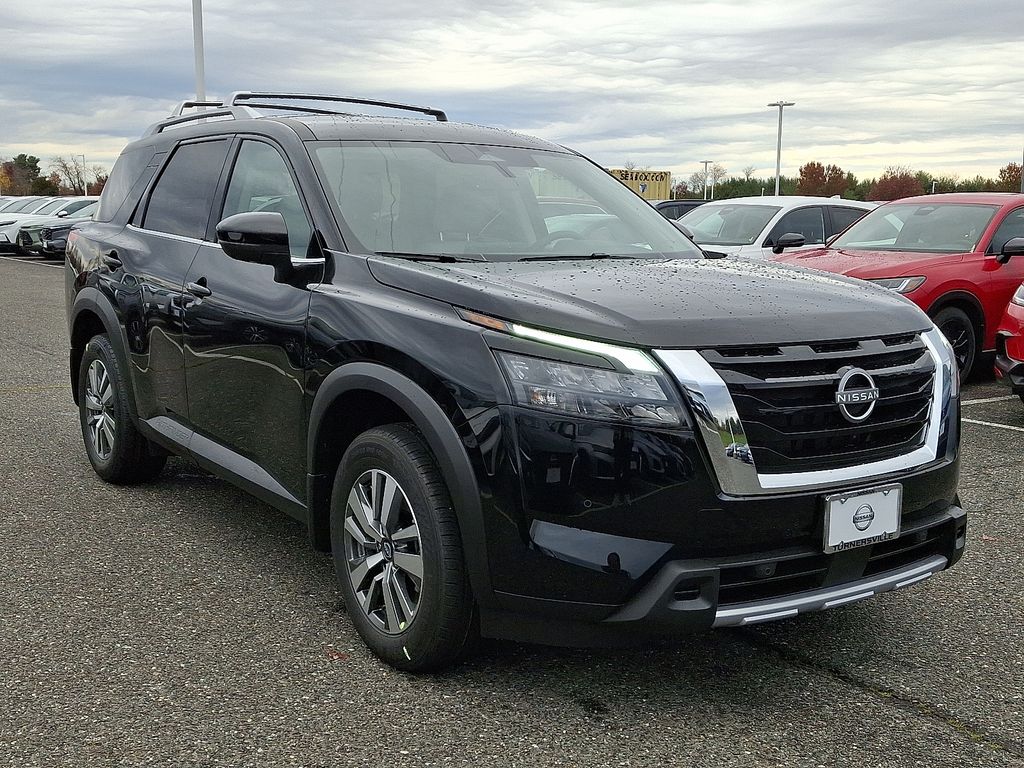 Thumbnail: 2025 Nissan Pathfinder - 3