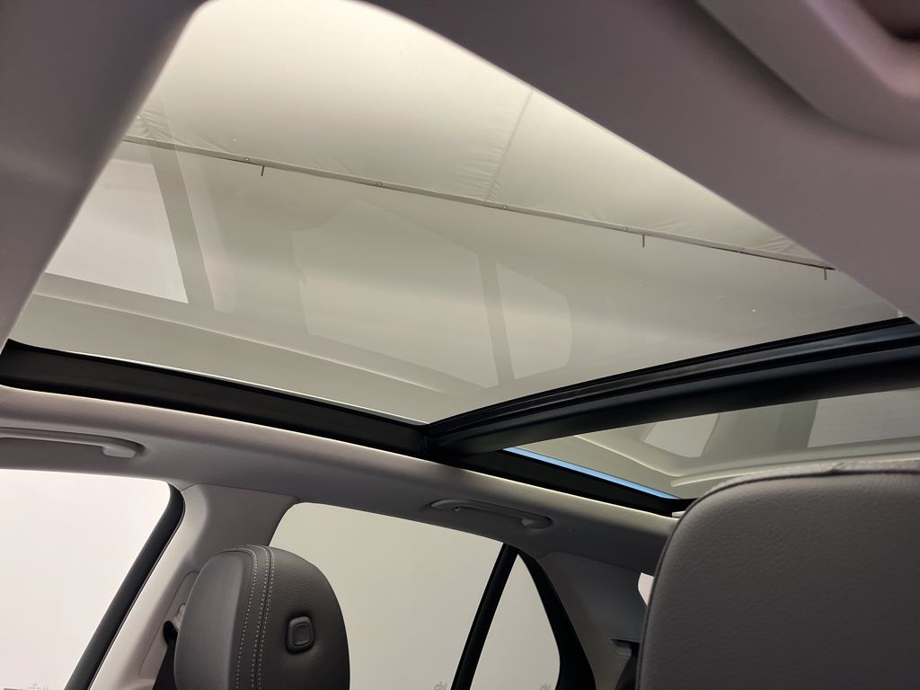 Thumbnail: 2026 Mercedes-Benz GLE - 24