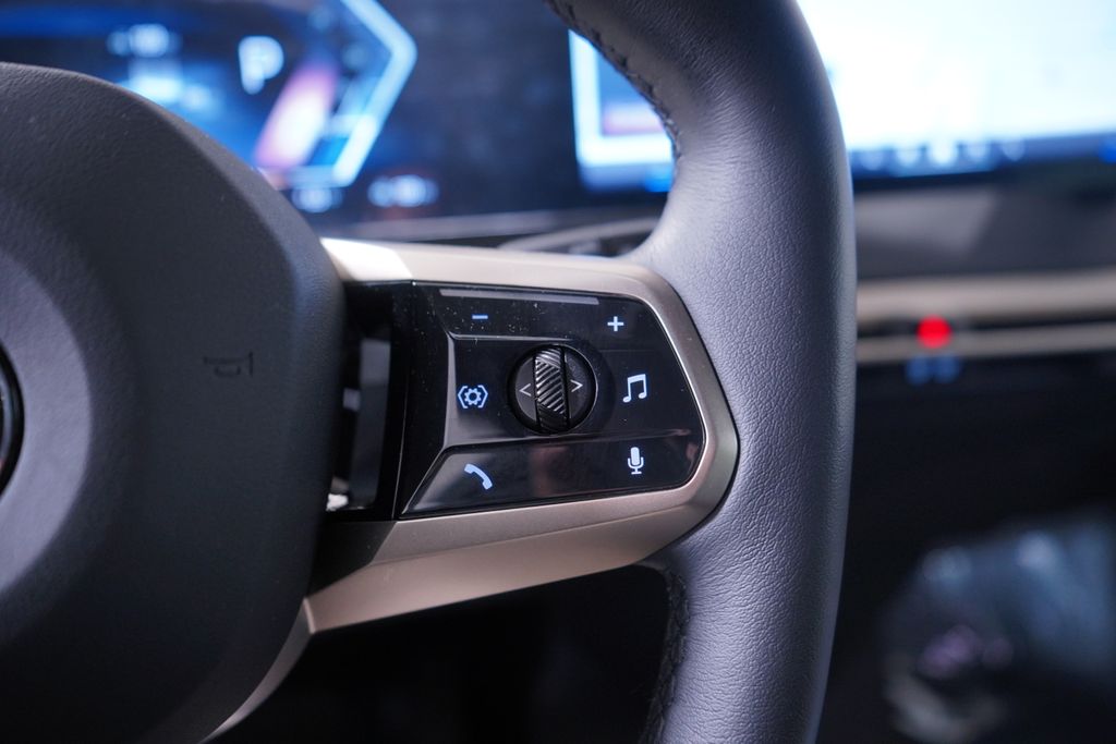 Thumbnail: 2026 BMW iX - 19