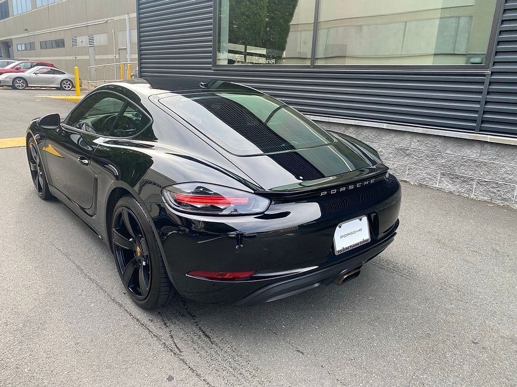 Thumbnail: 2018 Porsche 718 Cayman - 3