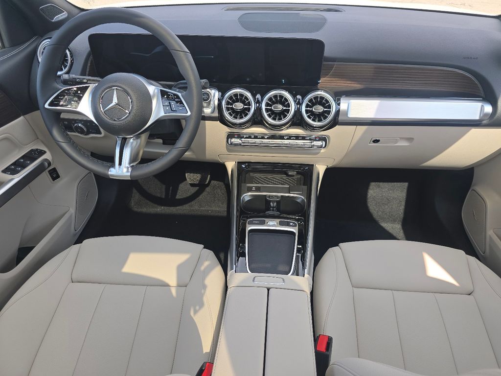 New 2026 White Mercedes-Benz GLB 250 image 22