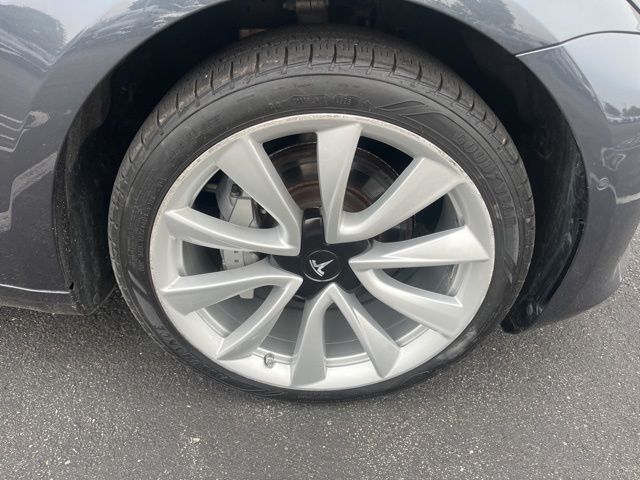 2018 Tesla Model 3 Mid Range 18