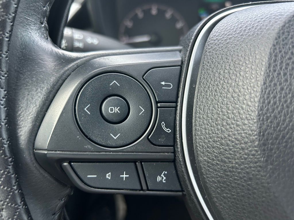 2023 Toyota Corolla SE 23