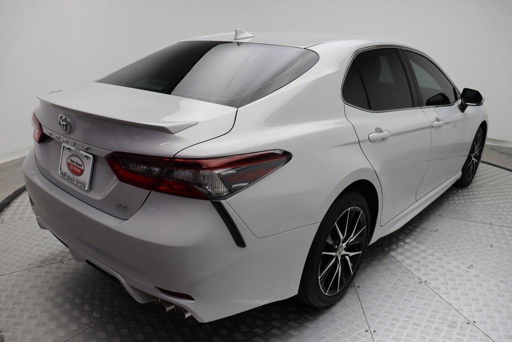 2024 Toyota Camry SE 8