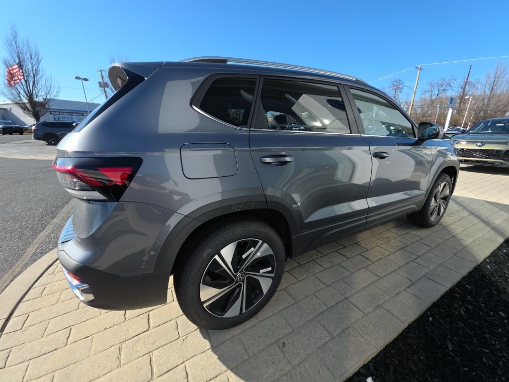 2026 Volkswagen Taos 1.5T SE Gray at Sutliff Volkswagen