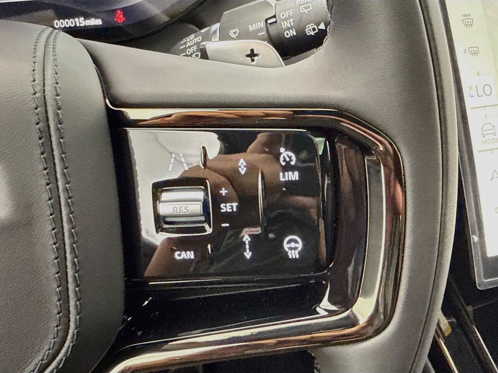 New 2026 White Land Rover Dynamic SE image 12