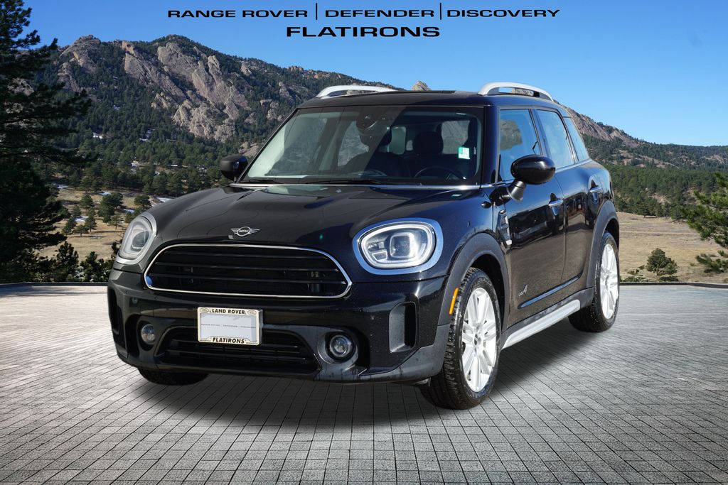 2022 MINI Cooper Countryman Signature 1