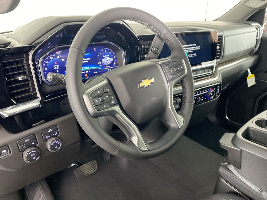 2025 Chevrolet Silverado 1500 LT 10