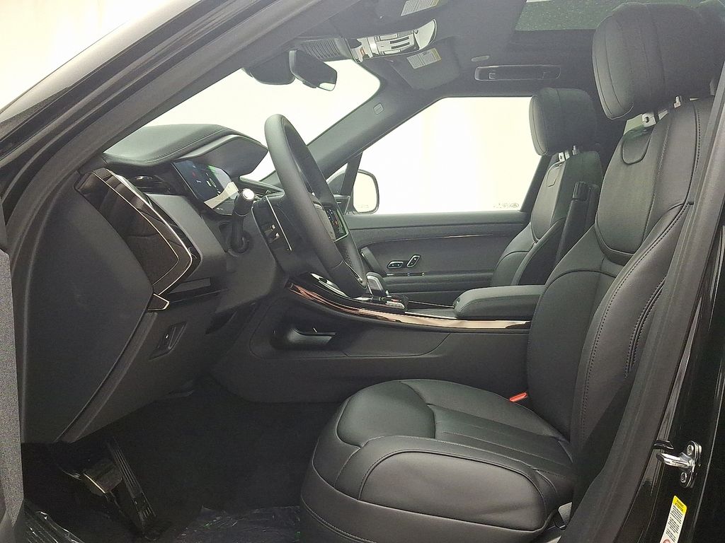 Thumbnail: 2026 Land Rover Range Rover Sport - 10